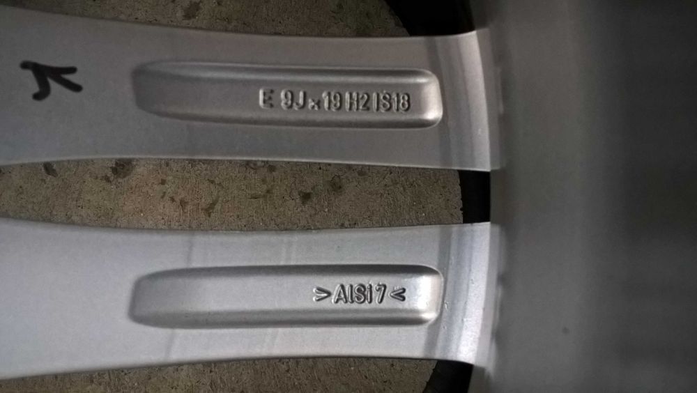 O janta fata si una spate 19 toli originale bmw X5 X6 M BMW 7849629