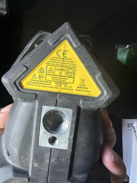 Лазерен линеен нивелир Stanley