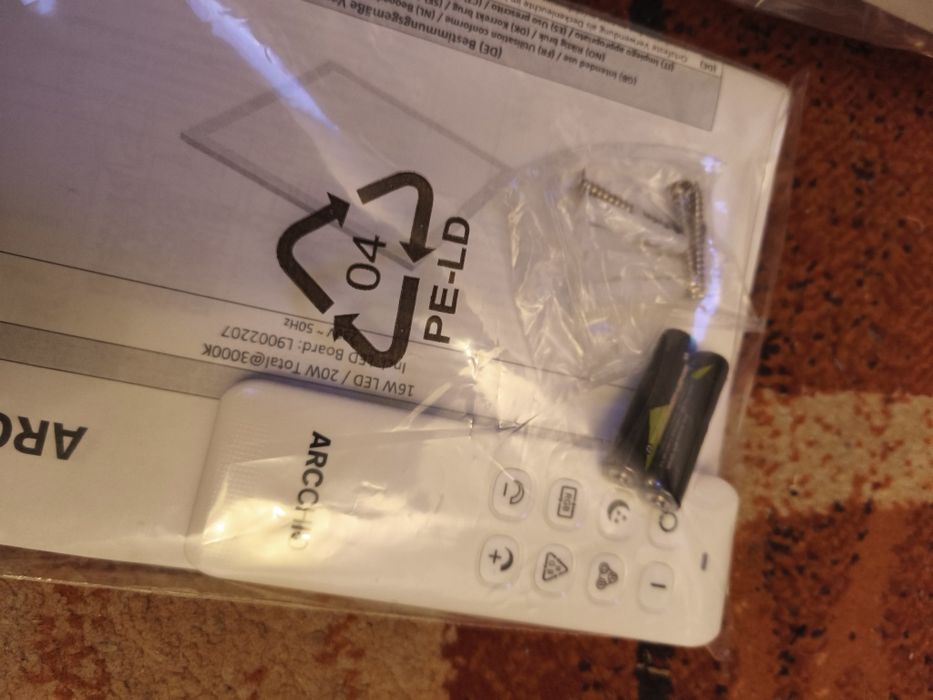 Aplica led , telecomanda,alb și culori 20 w.