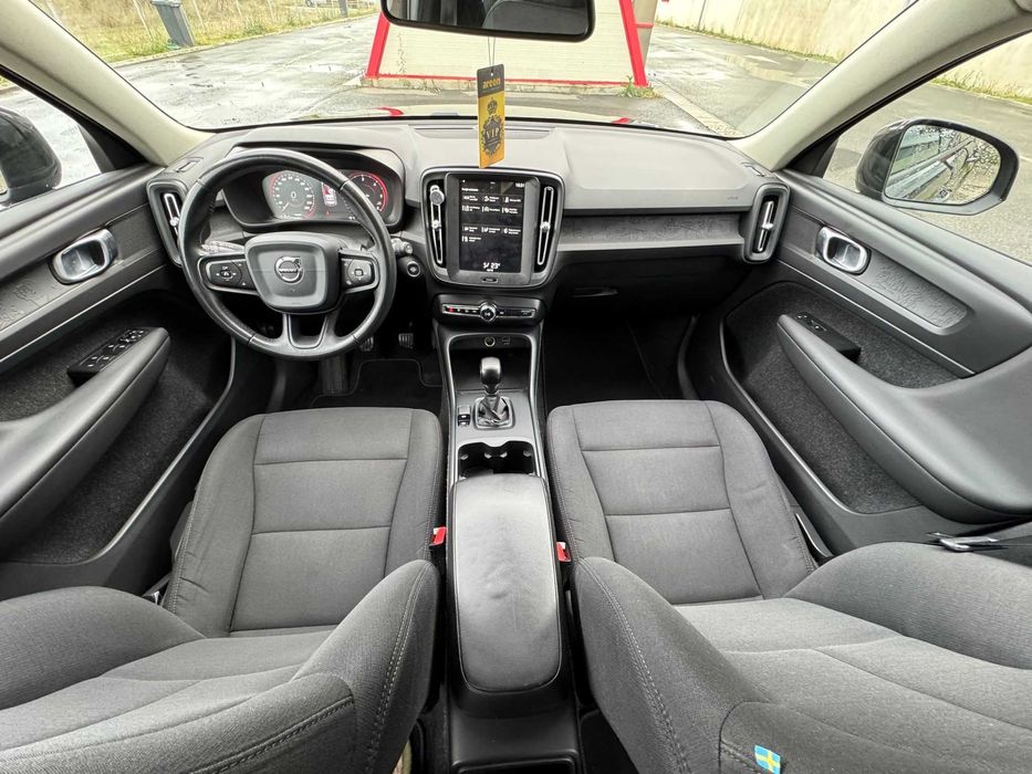 Vand Volvo XC 40 nerullat in Romania