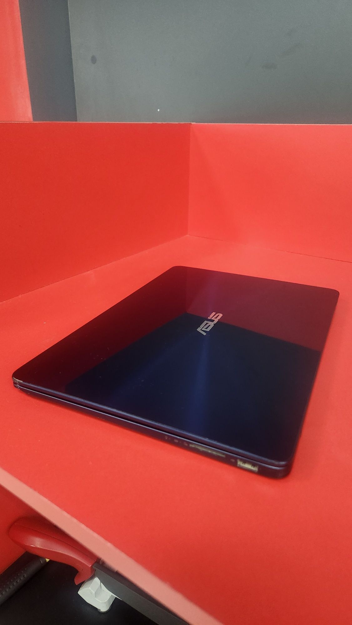 Ноутбук Asus i7 состояние жаксы
