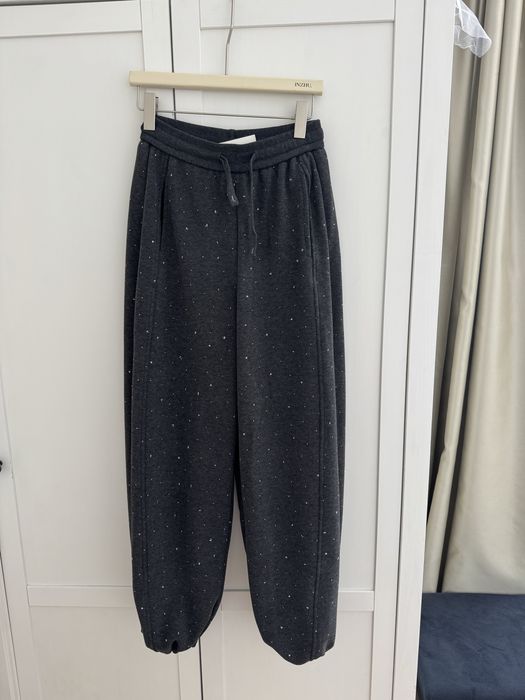 Продам новые теплые джогеры со стразами