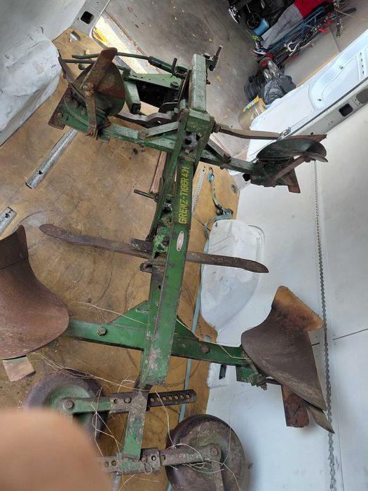 Vând Plug Reversibil