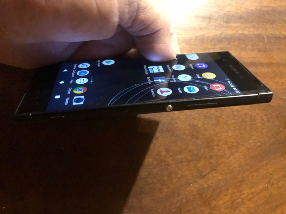 Sony xa1 отличен