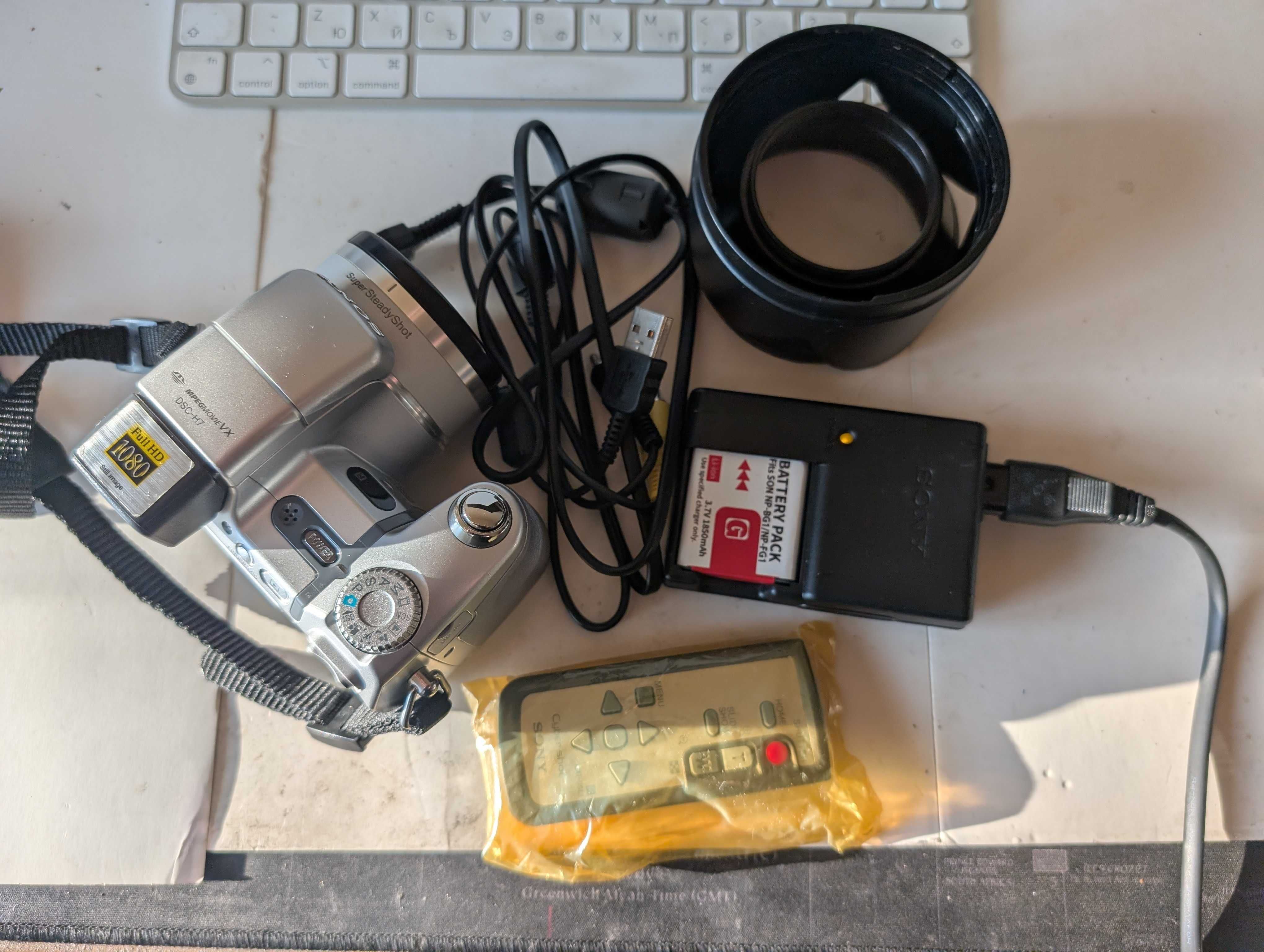 Прекрасен Фотоапарат SONY DSC-H7