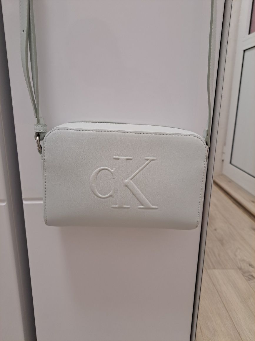 Чанта Calvin klein