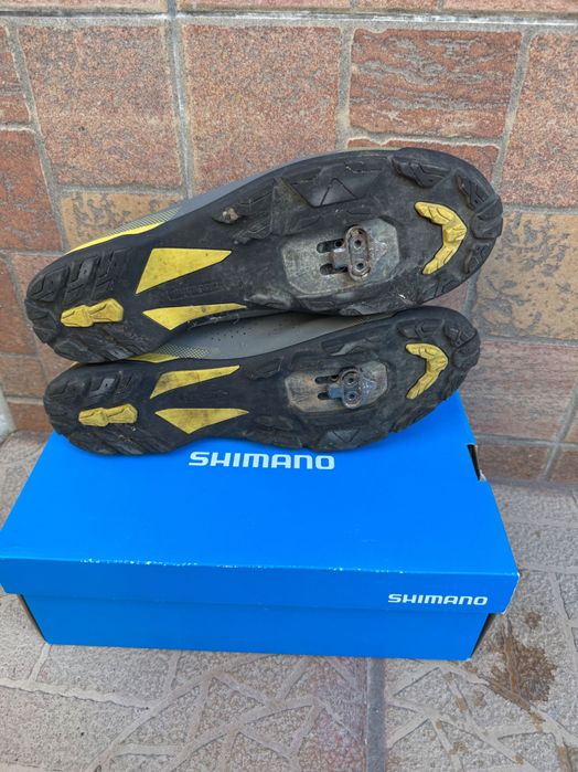 Обувки Shimano за планинксо колоездене.