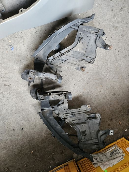 Suport far audi a4 b8 spalator far audi a4 b8