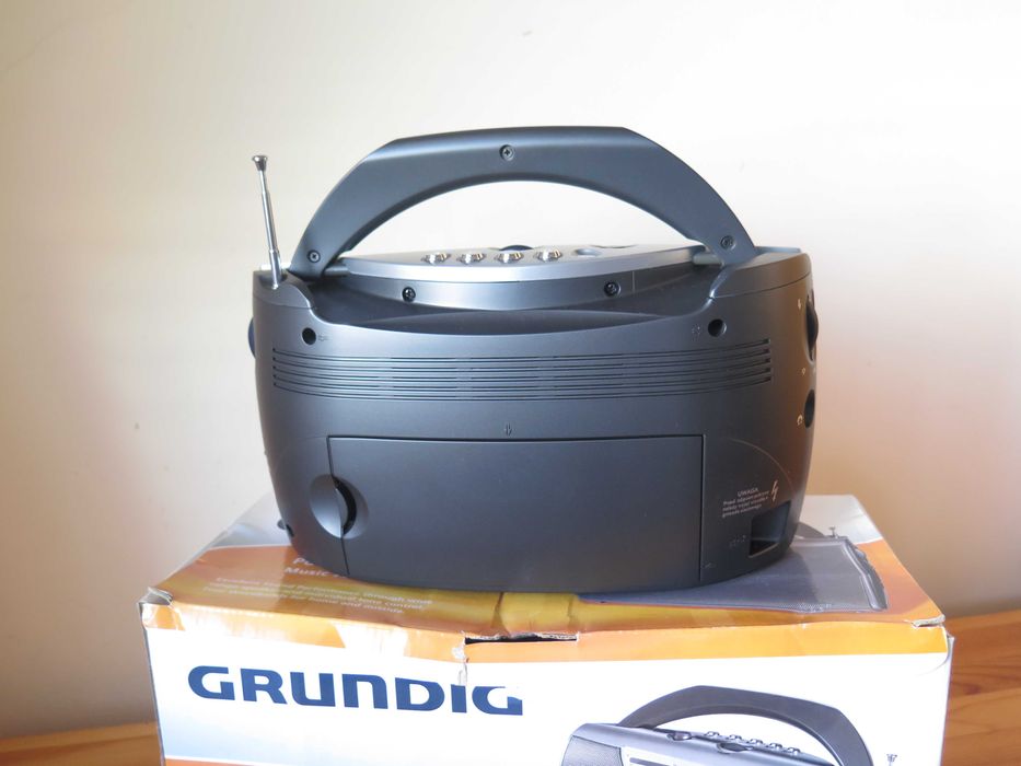 Ново-GRUNDIG,music 70 ,радио,2012год