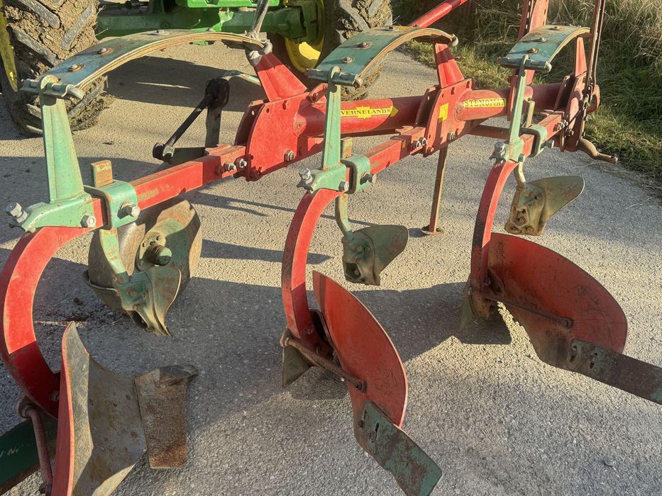 Plug simplu marca kverneland. ,reversibil  Niemeyer