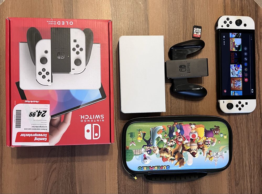 Nintendo swich oled 64gb + Super Mario game + калъф