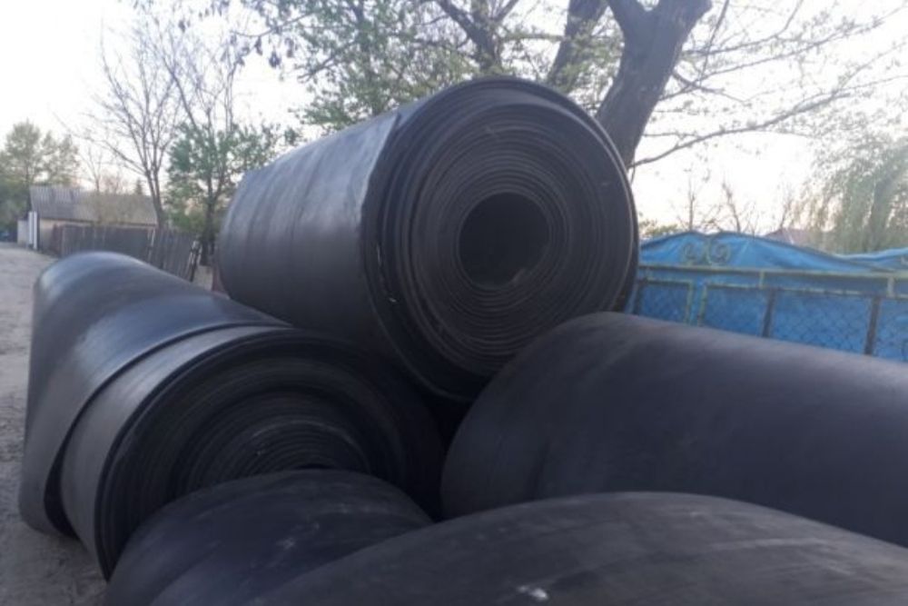 Vand banda balastiere de cauciuc ,Ideala pentru animale .
Avem pe stoc