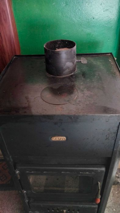 Печка на твърдо гориво с водна риза