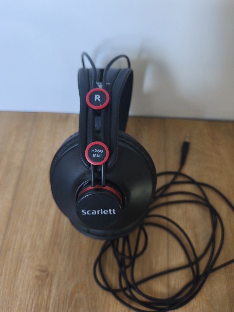 Професионални студийни слушалки Focusrite Scarlett HP60 Mkll