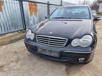 Dezmembrez Mercedes C200 2.2 cdi w203