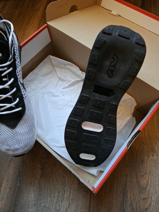 Nike Air Max Flyknit Racer-Нови Оригинални маратонки,страхотен модел!