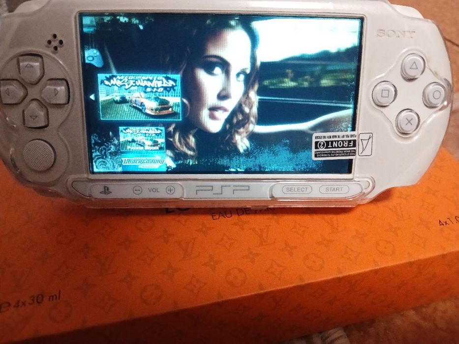 Assalom alekum Sony Psp Street Sotiladi White Oq Rang