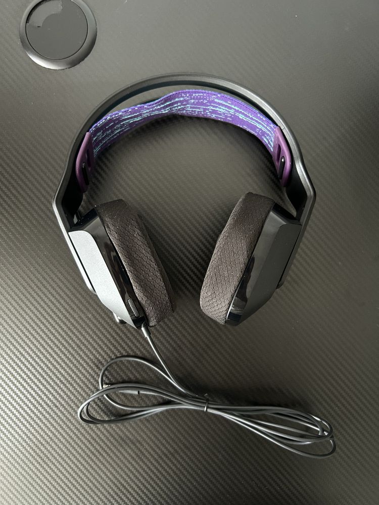 Слушалки Logitech - G335, черни