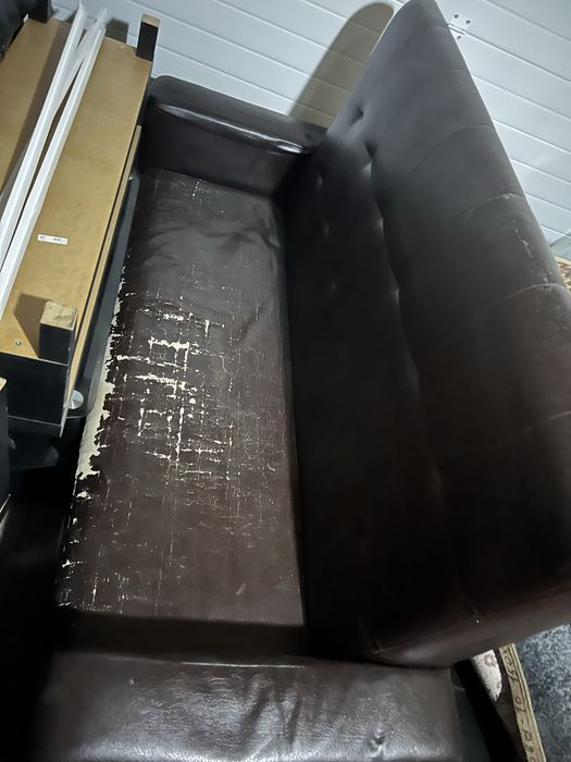 Кожаный диван для дома и офиса