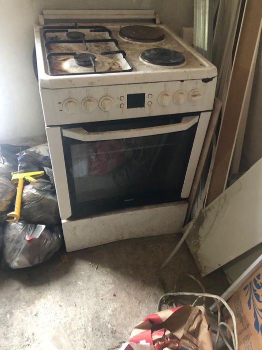 Электрическая и газавая плита