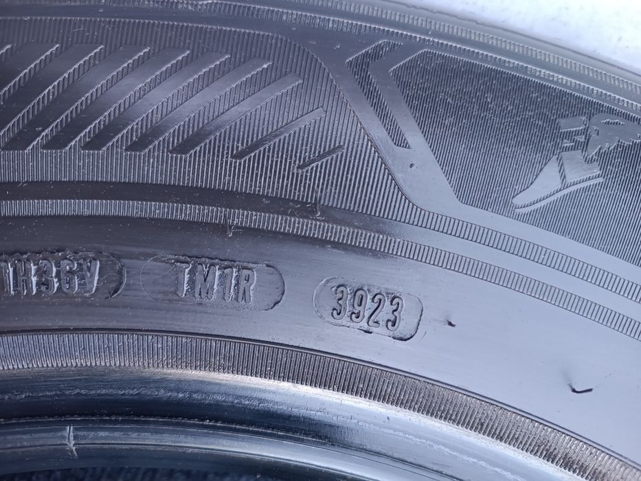 215/65/16 Goodyear Дот 3923