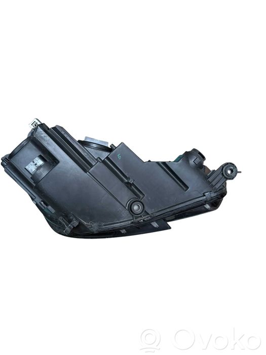 Far Stanga Audi A4 B9 8W Cod 8W0941043