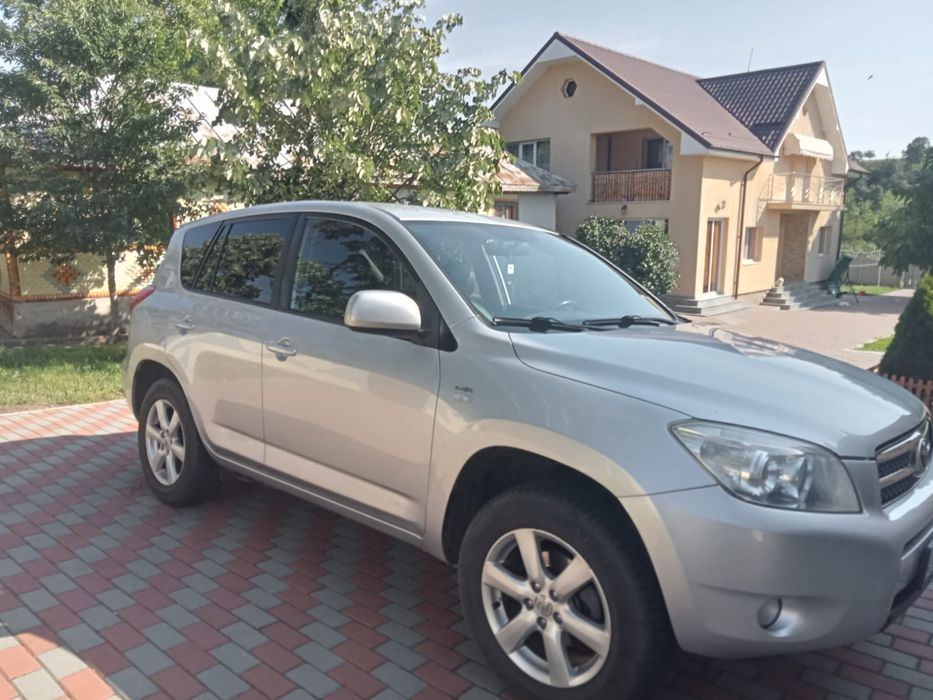 Toyota rav4 , 4×4 permanent , an 2007, preț 4000euro