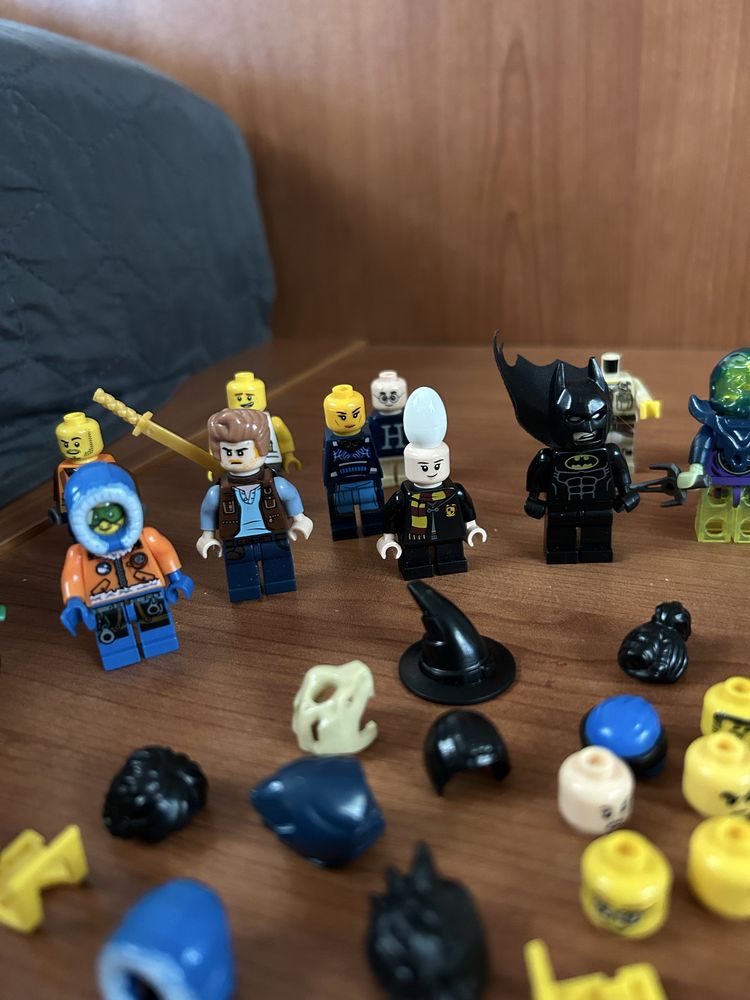 Най-различни LEGO фигурки - човечета и животни