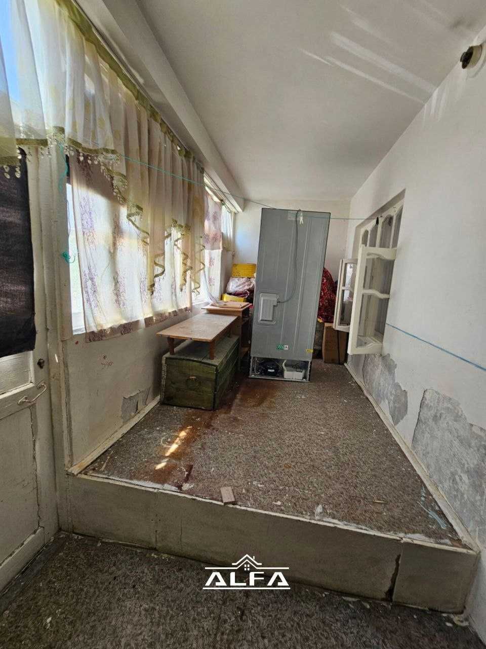 3 xonali 84m² 1-qavat. +yer maydoni va padval ham bor.