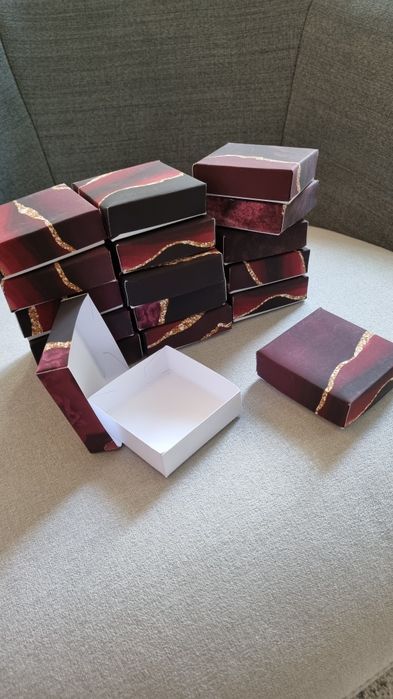 Cutii pătrate 7x7cm