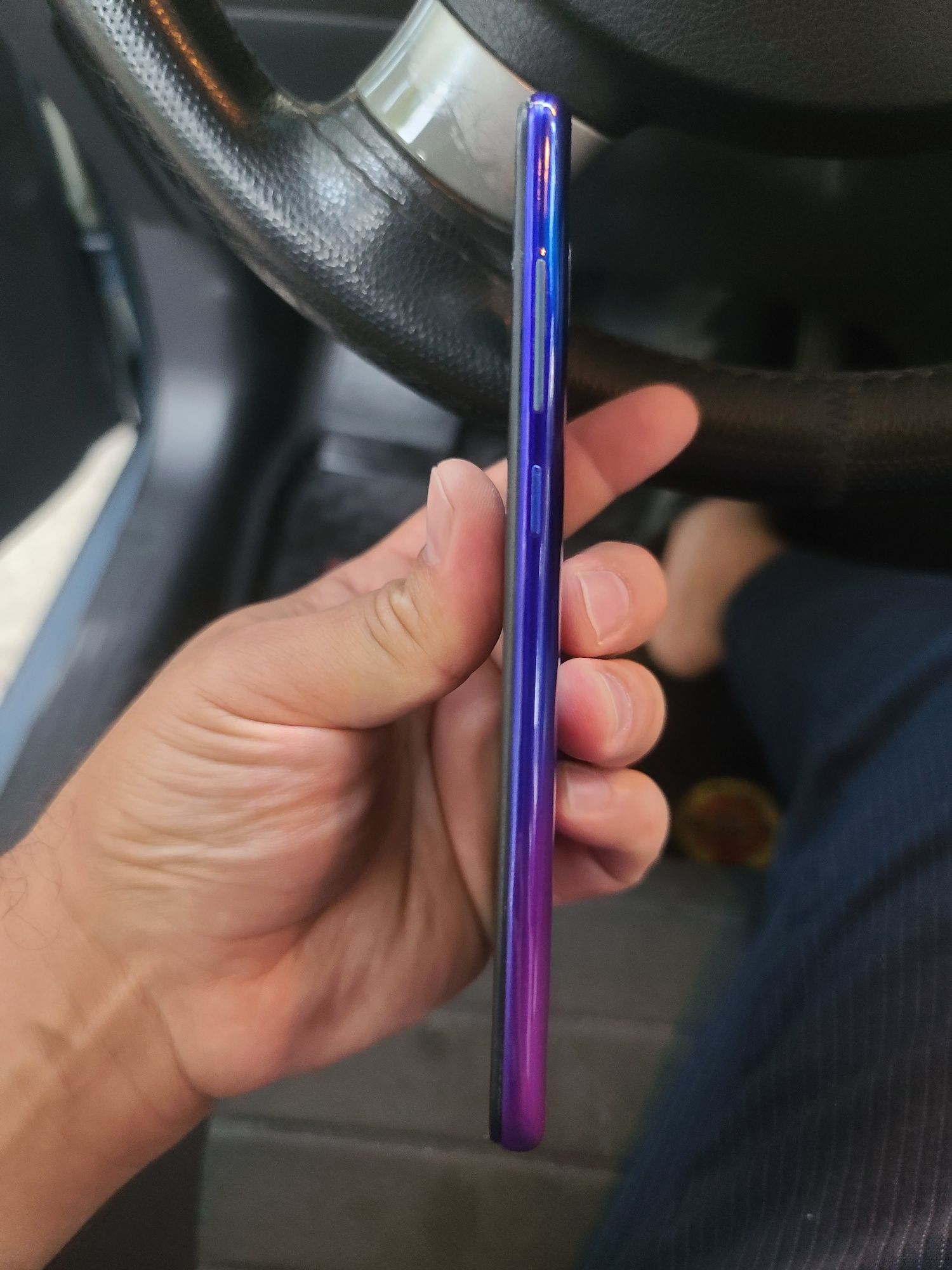 Продам Xiaomi Redmi Note 9 — 64 GB, градиент фиолетово-розовый