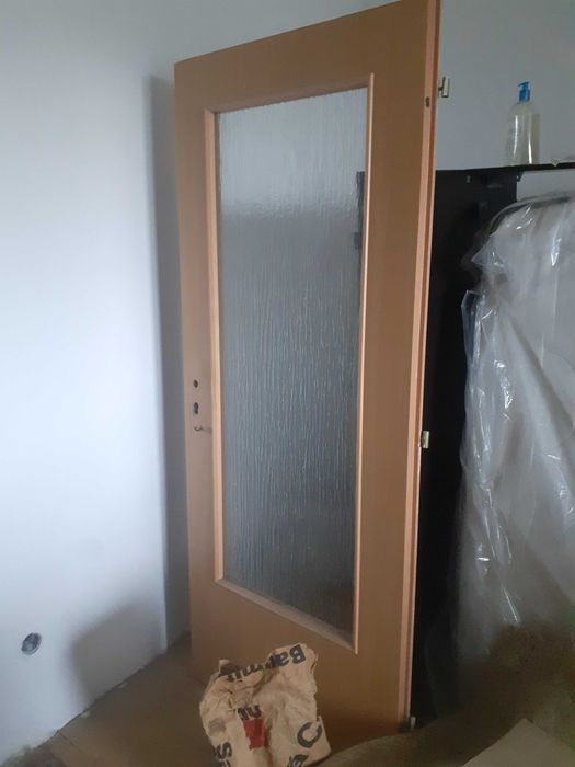 usi de interior cu sticla