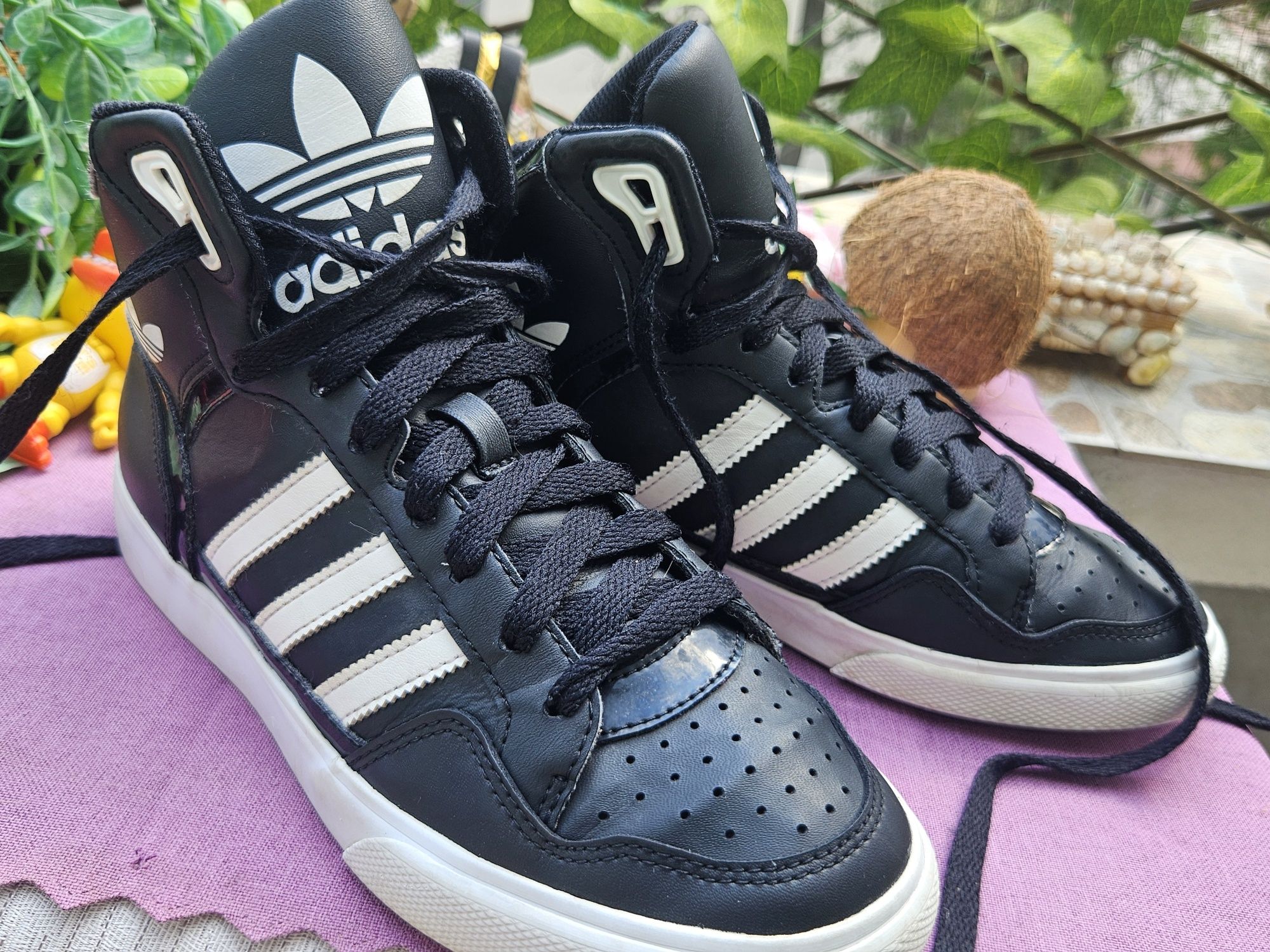 Adidas дамски кожени кецове N37