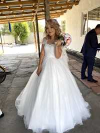 Продам свадебное платье заказывала с украины размер S