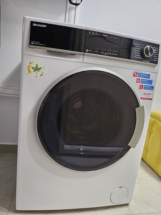 Vând mașina de spălat Sharp 7 kg