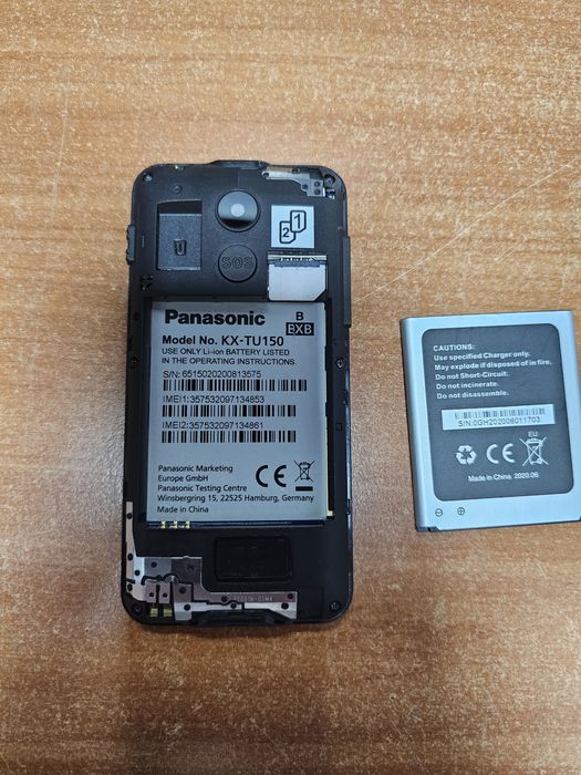Telefon Seniori Panasonic KX-tu150