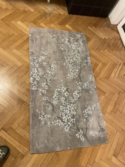 Продавам Килим малък