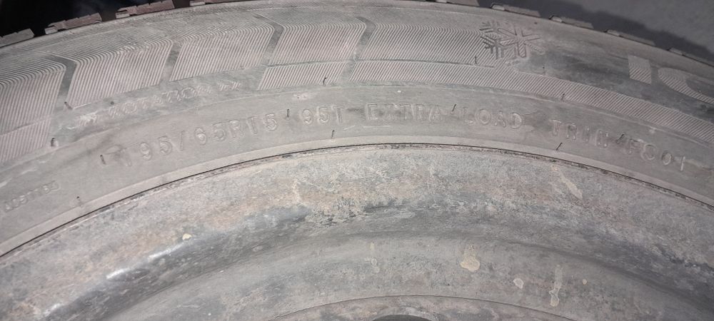 Б/У шины Triangle 195×65×R15 4шт с дисками и отдельно 4шт  железный ди