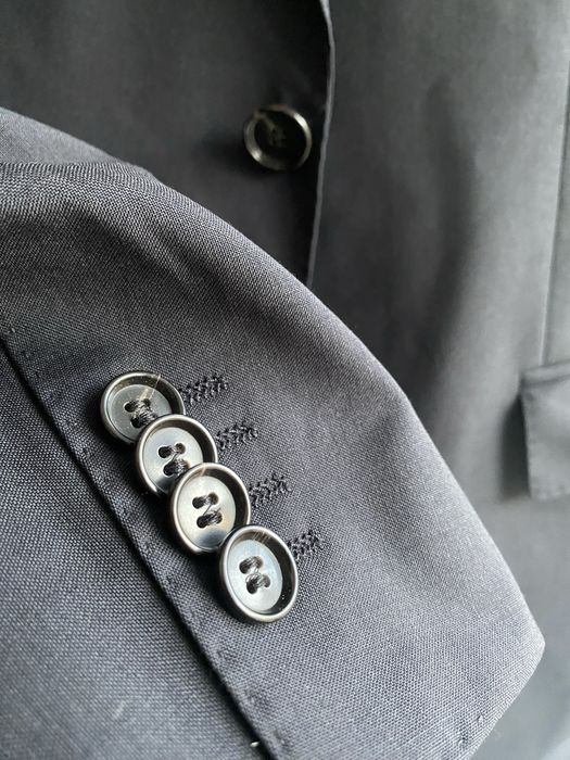 Costum BOSS lâna 100%