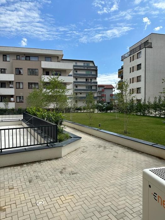 Vând apartament finisat, ansamblu nou, 51 mp, zona Vivo