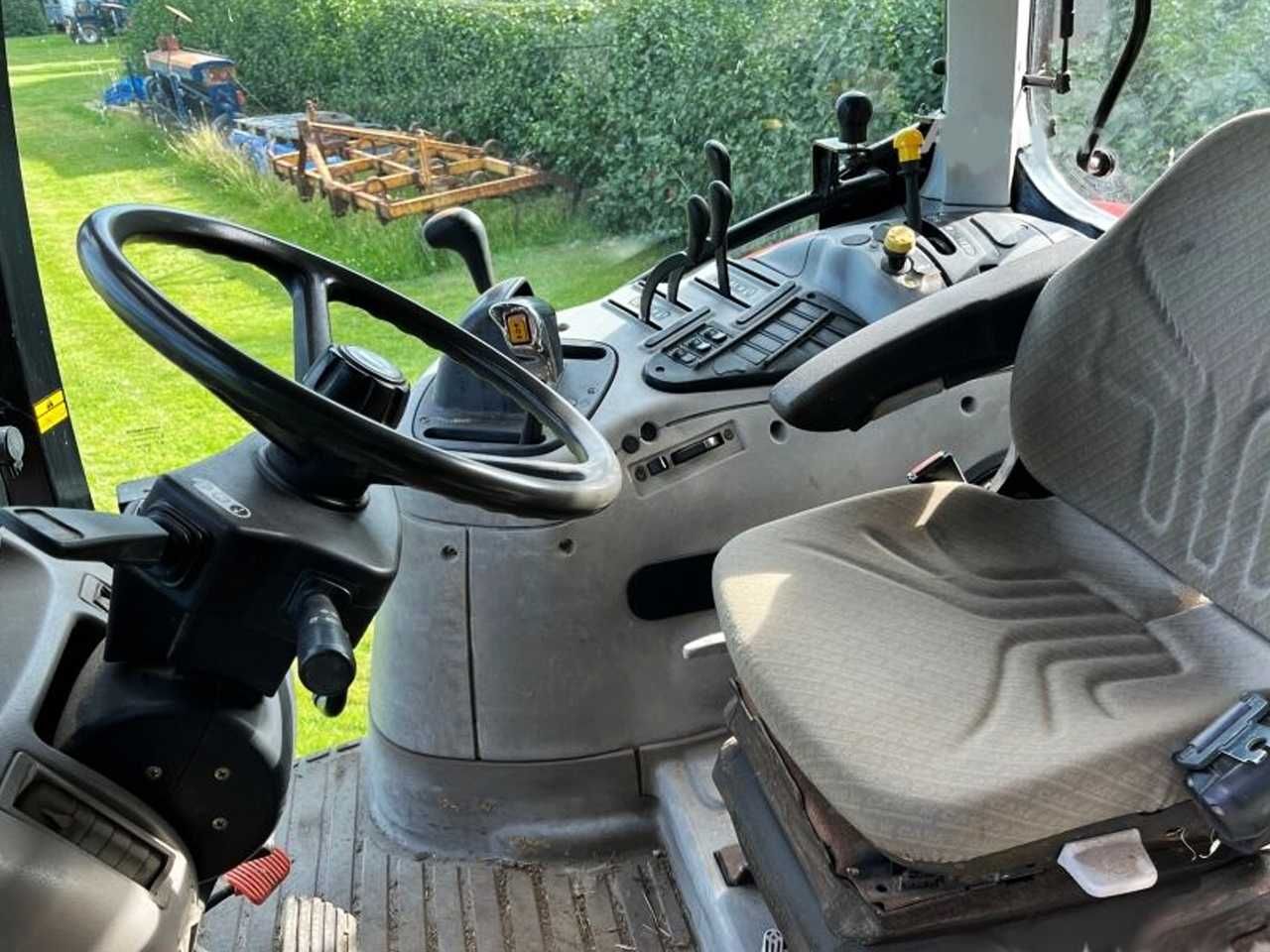 Колесный трактор Case IH MXU 115