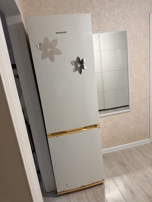 Продам холодильник SNAIGE