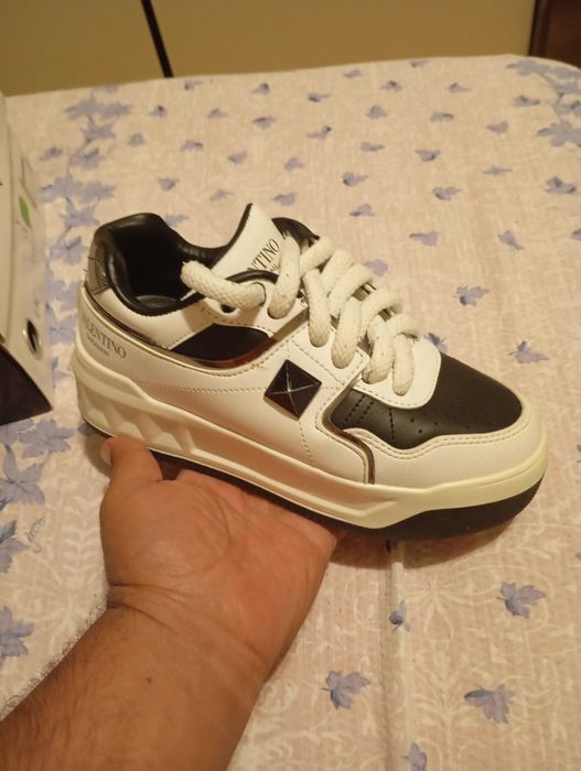 Adidași Valentino Garavani nr.36