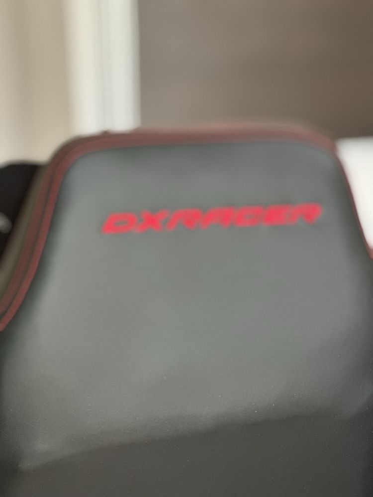 Компьютерное игровое кресло  DXRacer Craft — почти как новое!