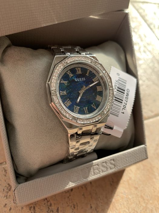 GUESS дамски часовник