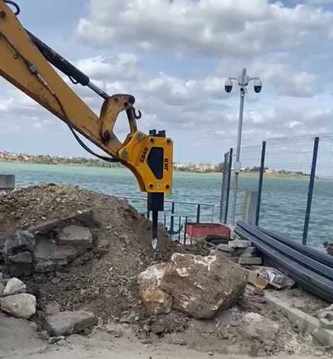 Închiriez buldoexcavator, miniexcavator, picon  cu operator
