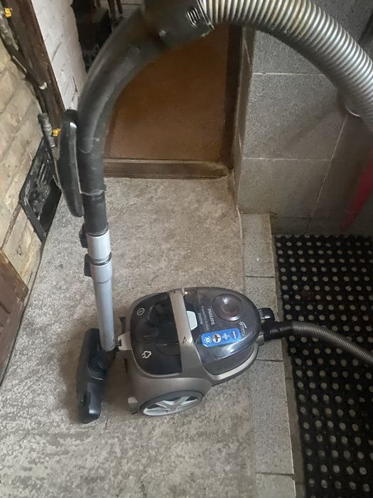 Продам пылесос Philips FC 8673! Хорошее состояние!