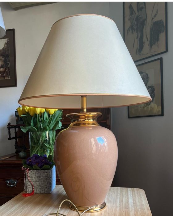 Vand lampa de masa, ceramica si abajur matase