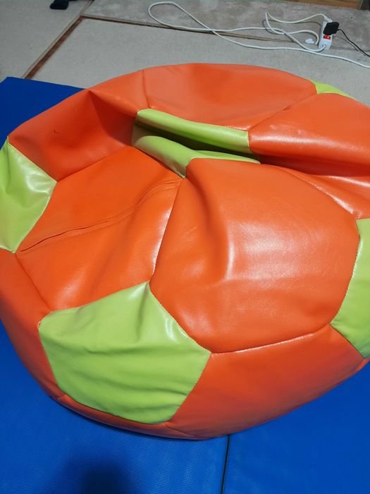 Fotoliu deosebit tip minge care se asorteaza cu mobila dvs