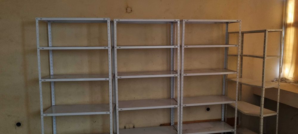 метални стелажи 20 бр 2000/900/400/ 5 рафта 85 кг на рафт